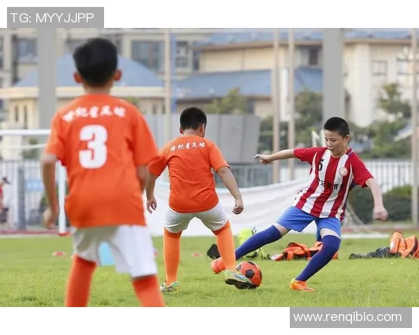 扣球足球星引领潮流激发热血激情全面解析足球技术与竞技魅力